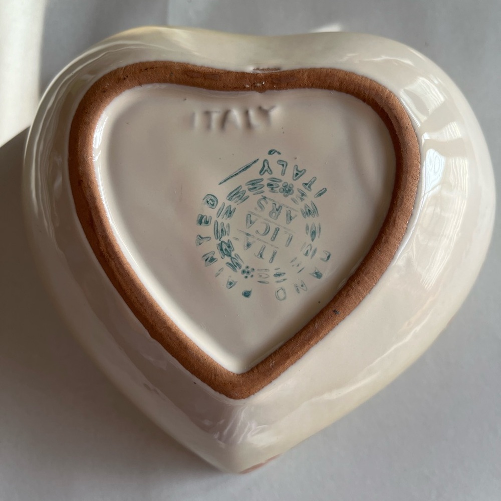 Italica ARS Hand painted Italian made heart accent dish EUC - Picture 9 of 13